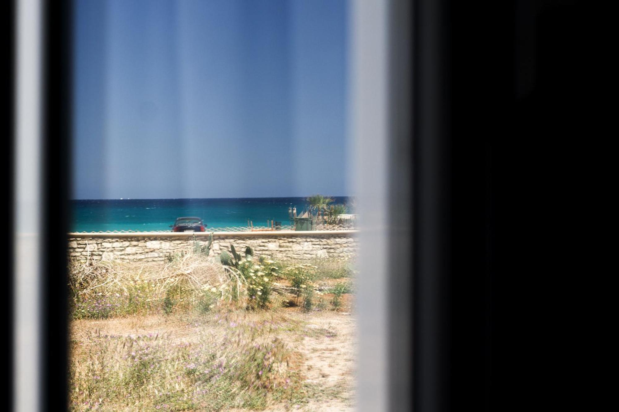 Pink Sand Sea Apartment Adelianos Kampos Exterior photo